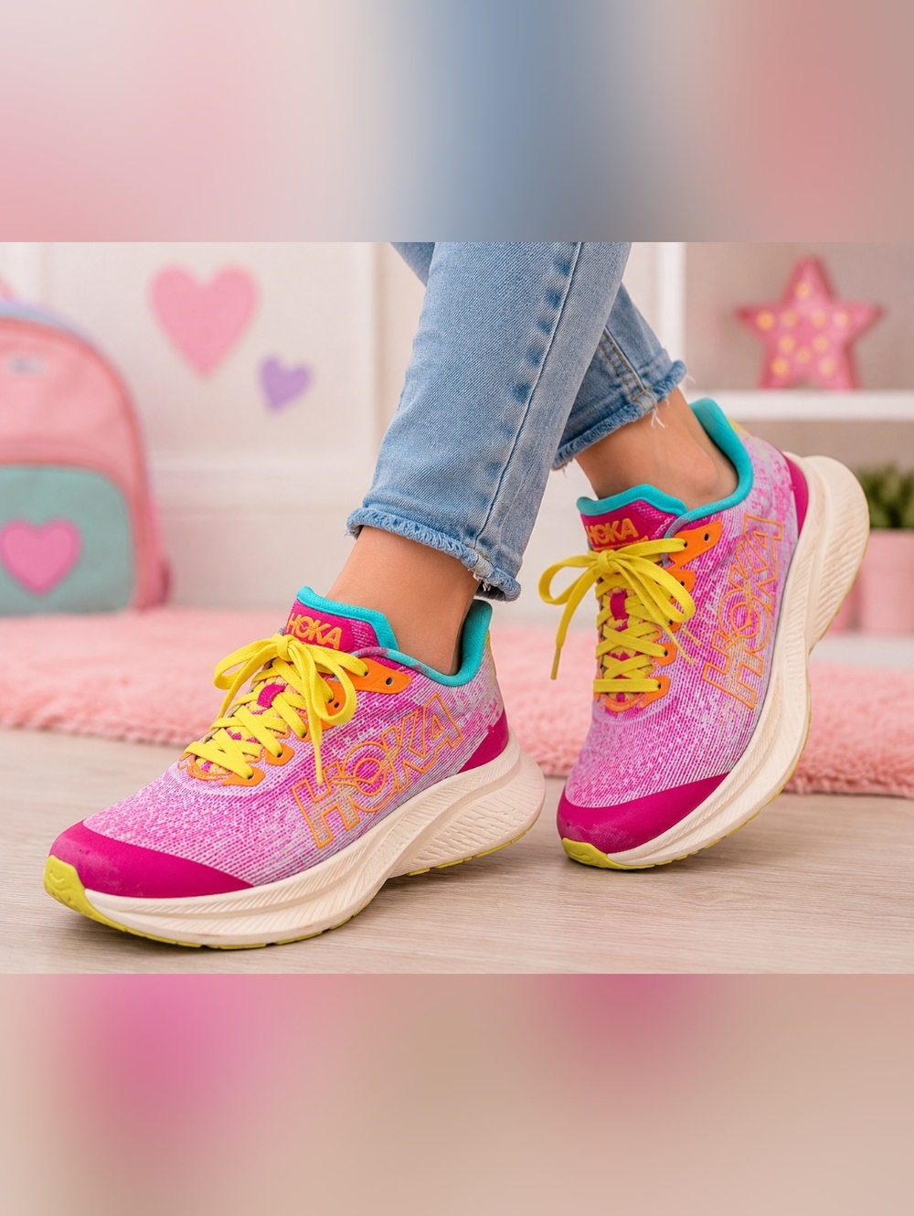 Hoka One One Mach 6Y Girls Running Shoes Pink Blue Size 3.5Y.